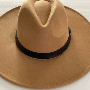 CG New York Camel Tan Felt Hat Leather Band 6.5” x7.5” Head NWOT New!